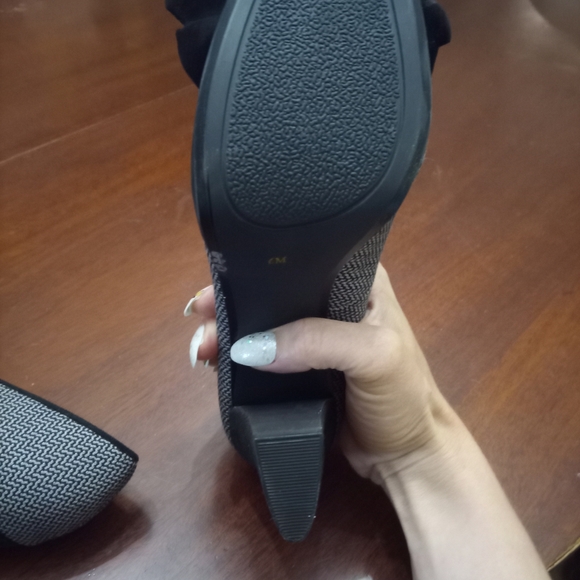 Ann Marino Black and Gray Heels with Bow - Picture 5 of 5